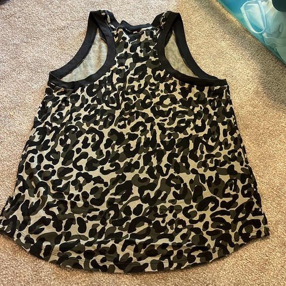 PINK- Camo tank top - Picture 2 of 3